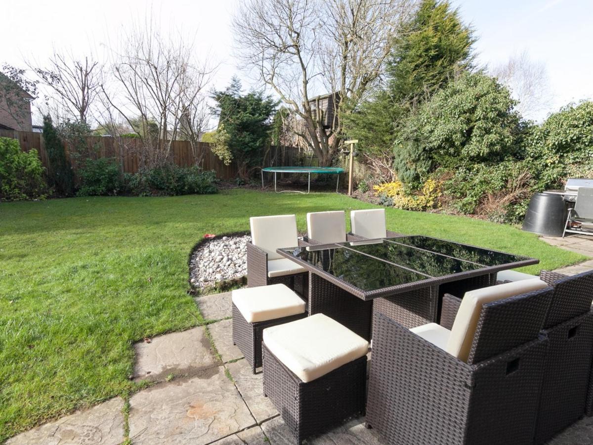 Hotel Ayuda House Altrincham Exterior foto