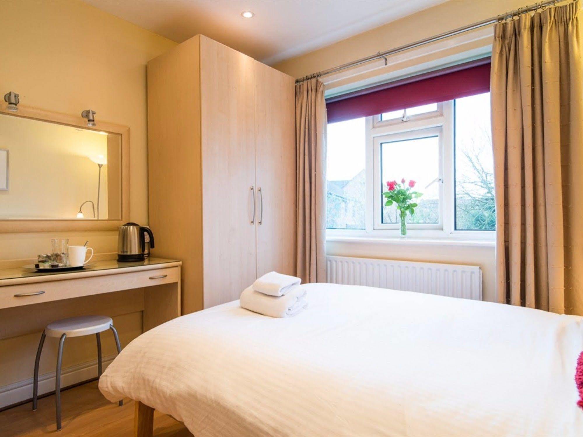 Hotel Ayuda House Altrincham Exterior foto